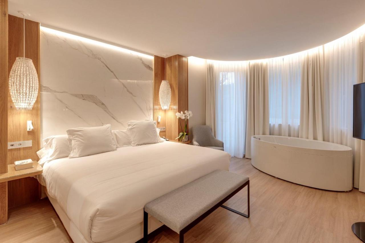 Suíte com Hammam, Banheira de Hidromassagem, Sauna e Terraço