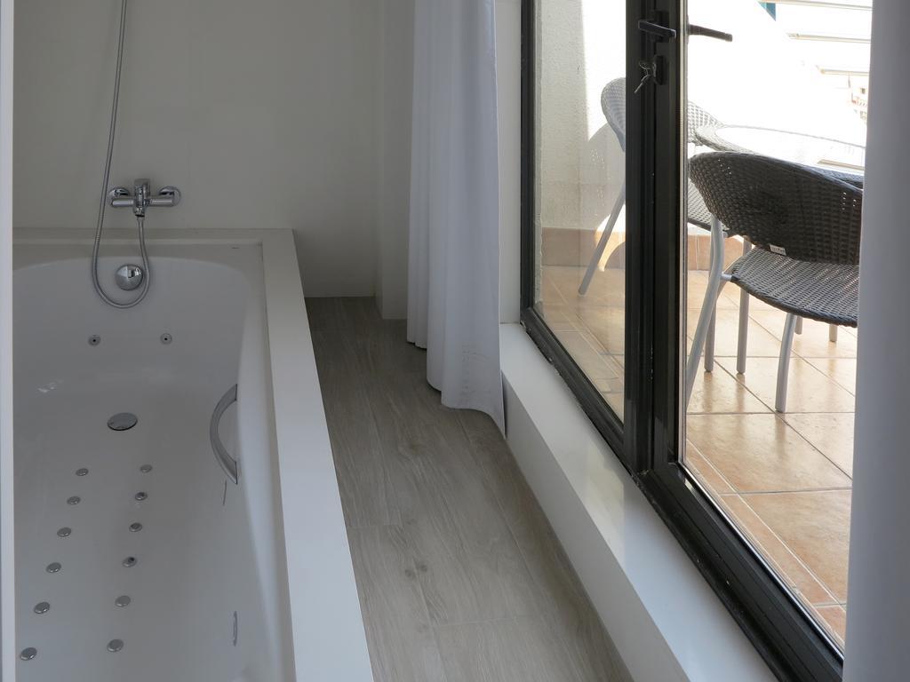 Suite Spa bath City View