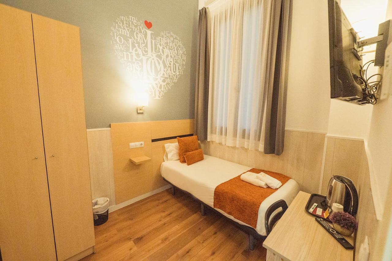 Single Room,1370444609:JPEG
