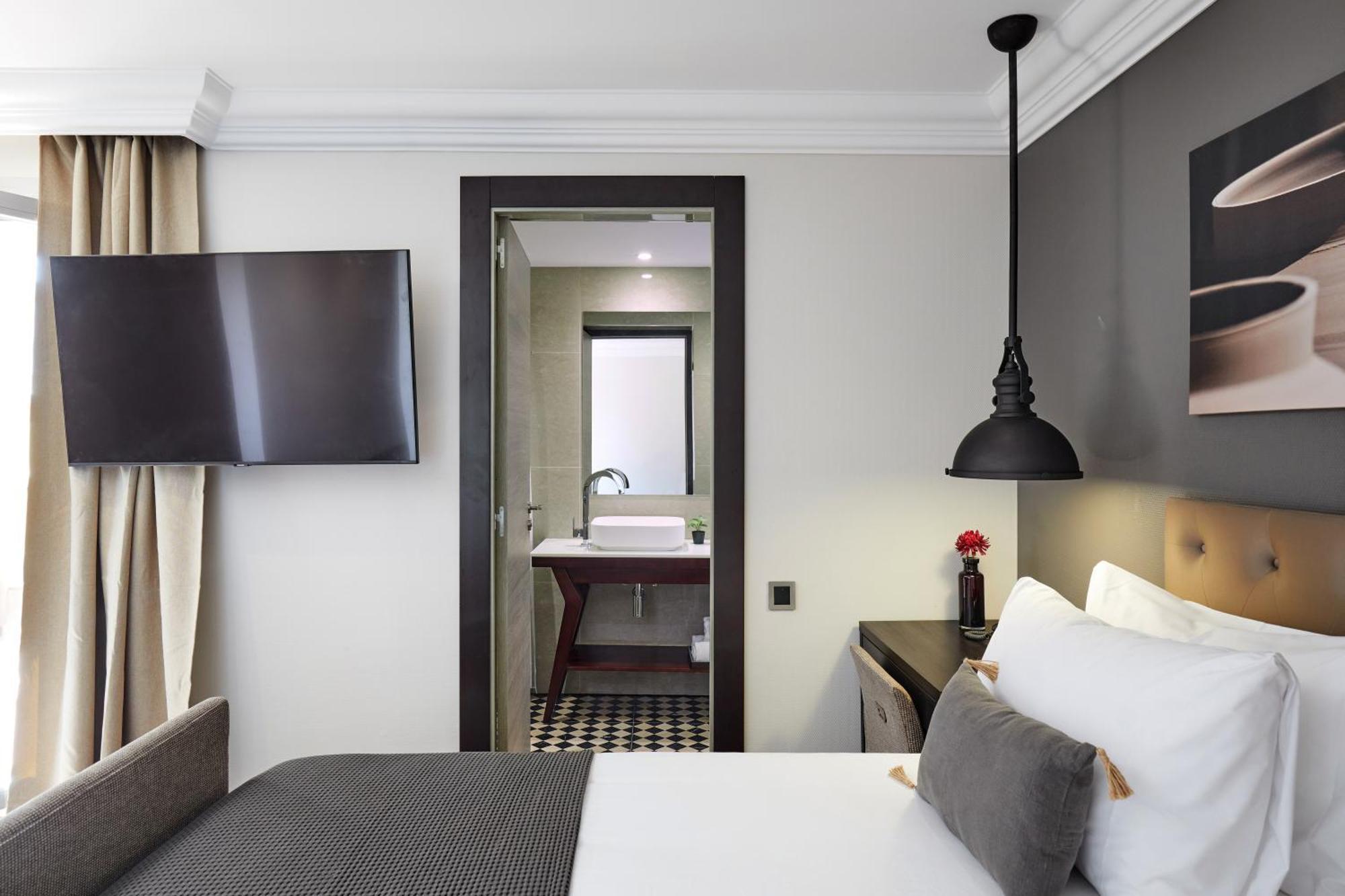 Quarto Triplo com Terraço