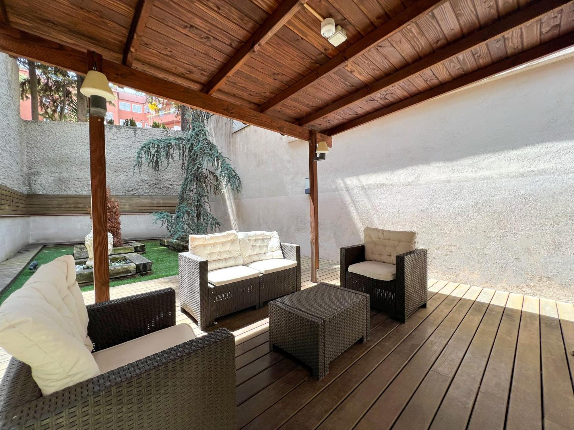 One-Bedroom Apartment Garden
