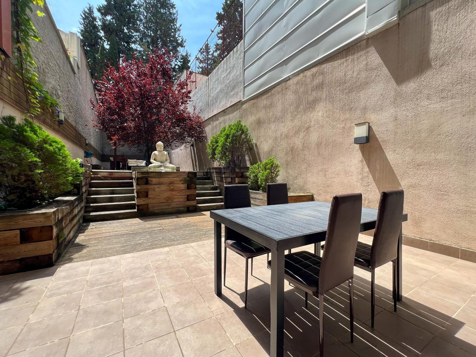 One-Bedroom Apartment Garden
