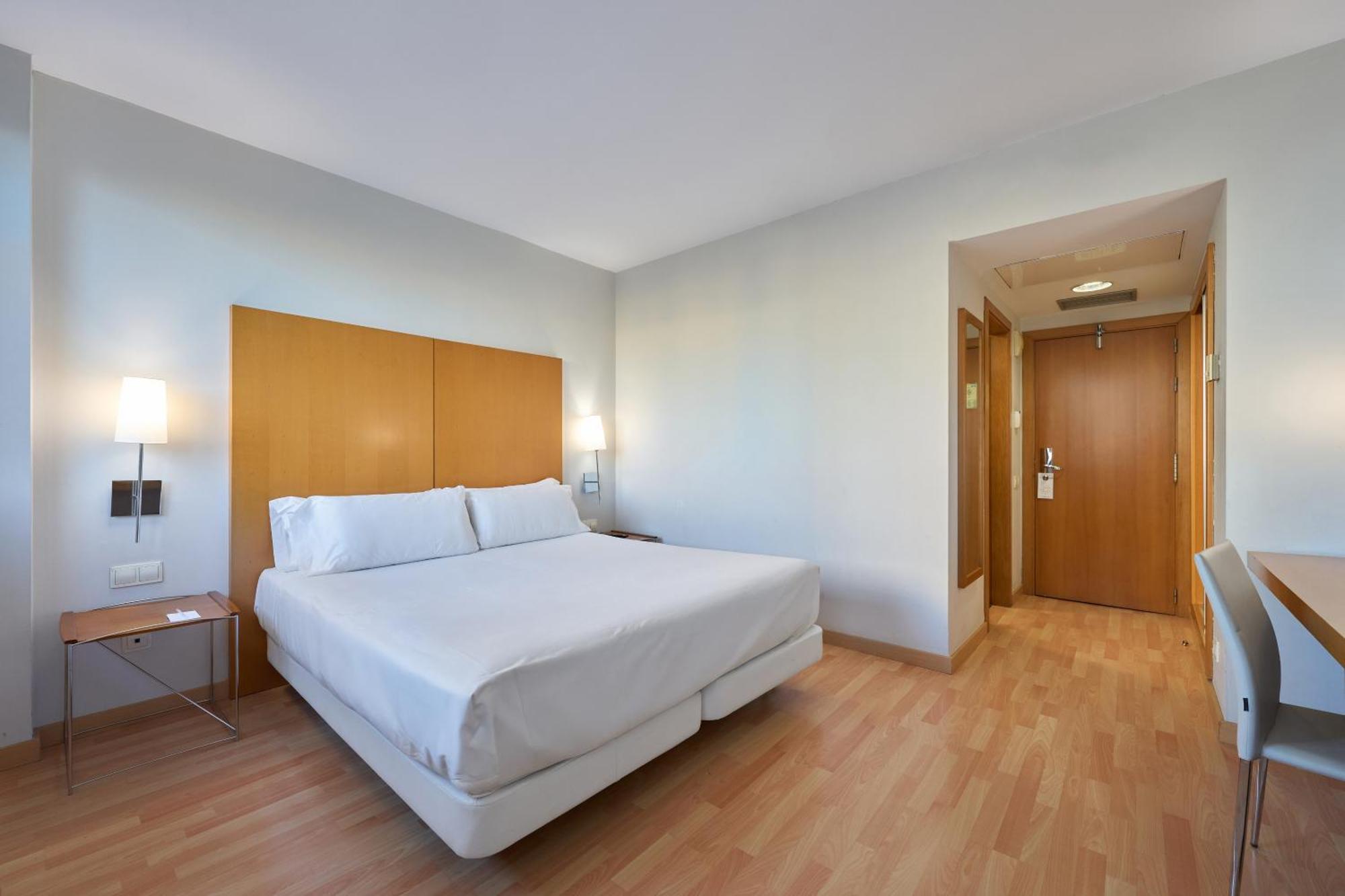 Quarto Duplo com Vista Jardim