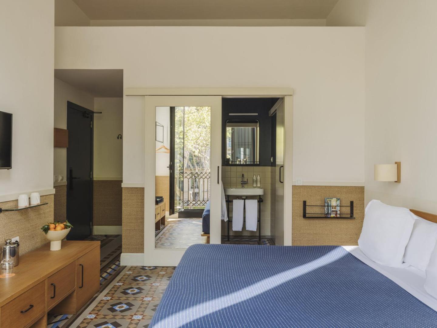 Double Room Street View