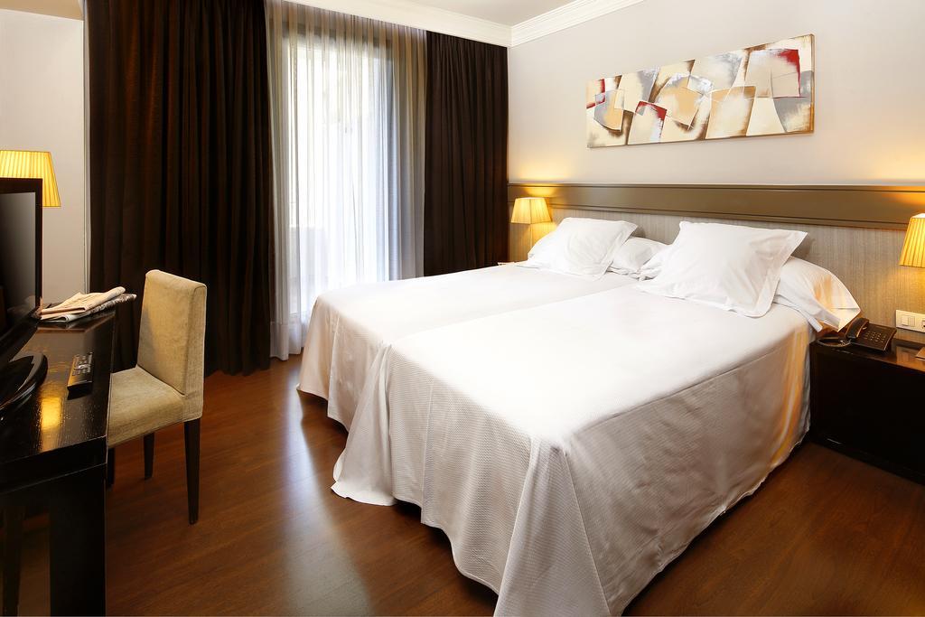 Chambre Double ou Lits Jumeaux avec Terrasse