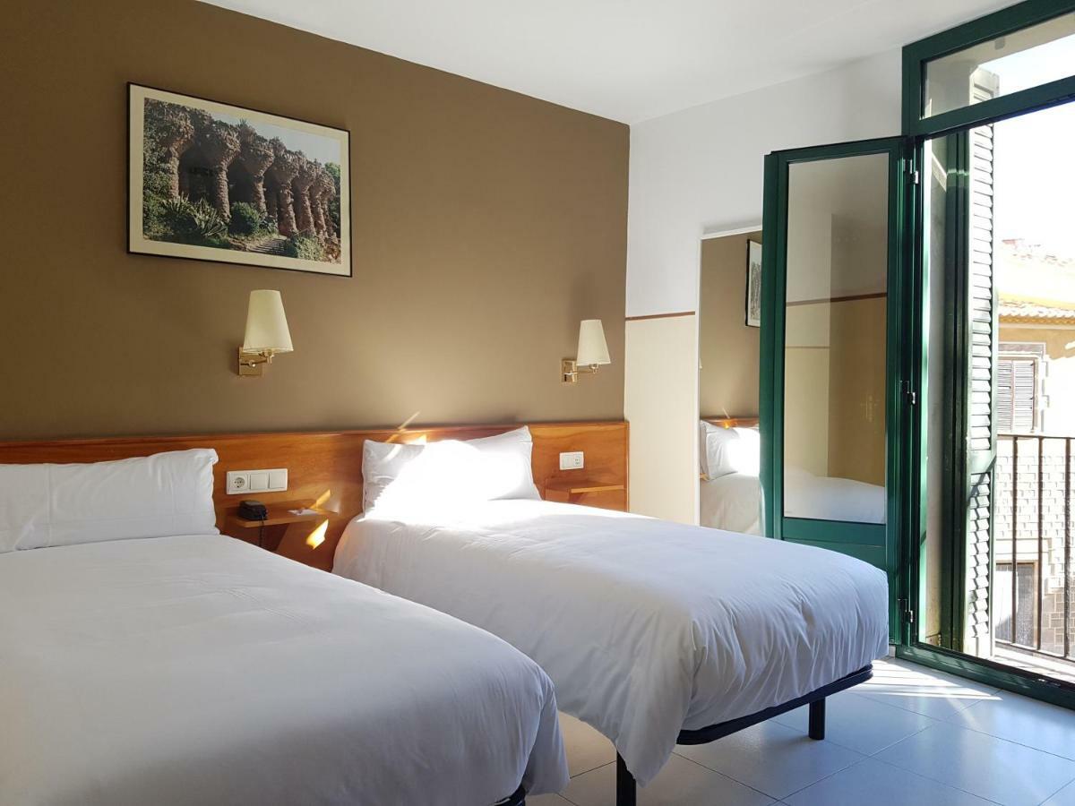 Tweepersoonskamer met 2 Aparte Bedden en Balkon