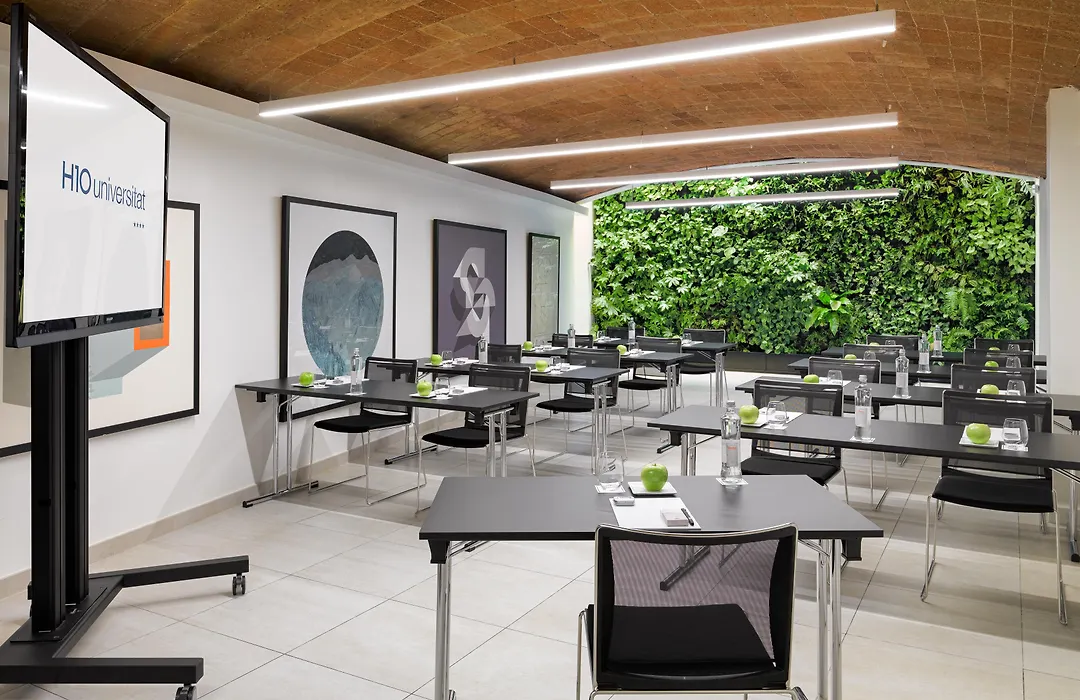 H10 Universitat (Adults Only)-1