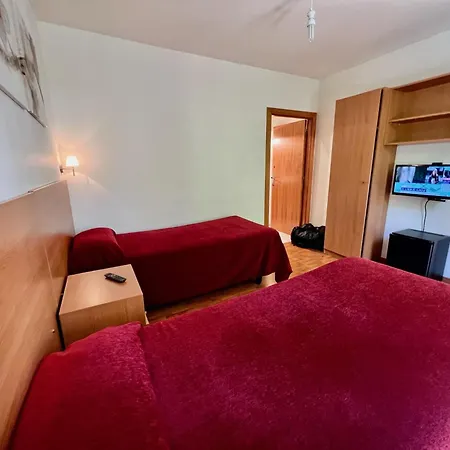 Hostal Madrazo-3