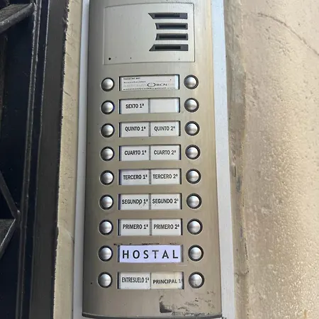 Hostal Madrazo-2
